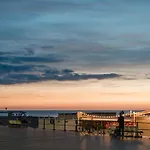 Appartement Cosy Au Coeur De La Ville Balneaire Offrant Une Vue Unique Et A 300M De La Mer